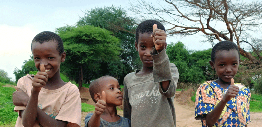 Kids at the Lake Eyasi basin